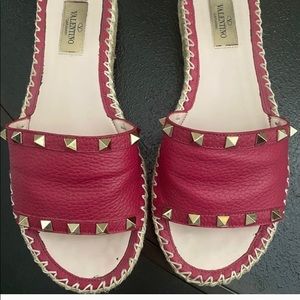 Valentino slip on only warn 3 times